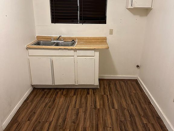 2nd image of 150 N Clark Dr #7
