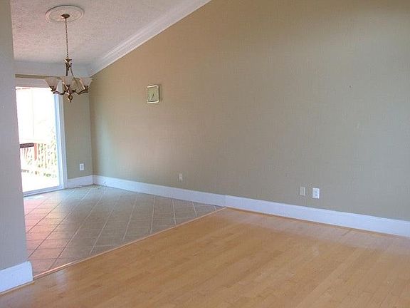 3rd image of 350 Samantha Dr