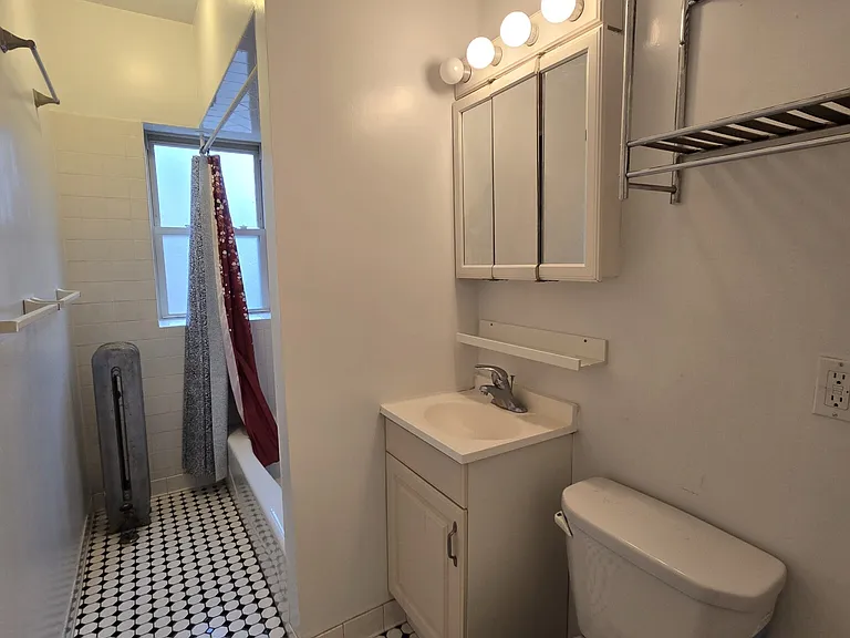 834 Reba Pl #2S — Photo 4