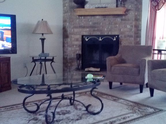 3rd image of 2409 Jasmine Ln