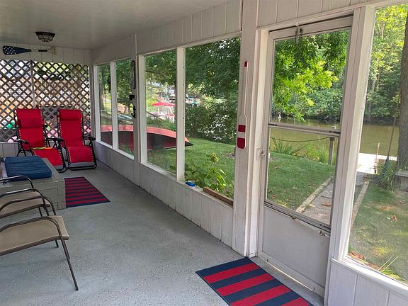 Screened in Porch