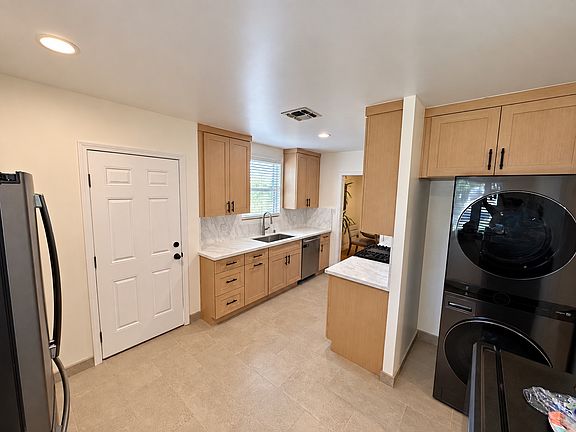 5th image of 2859 N Brighton St