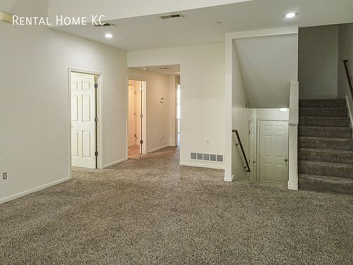 4th image of 1931 N 80th Ct