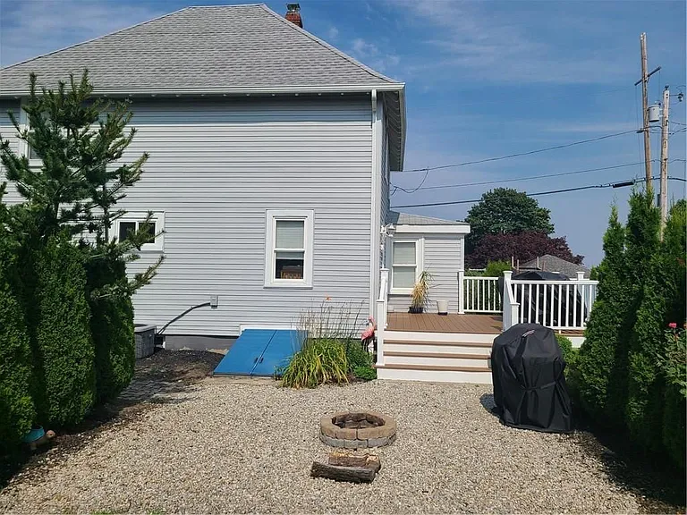 98 Alden Ave — Photo 5