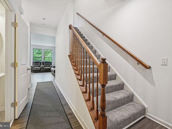 3rd image of 3636 Chippendale Cir