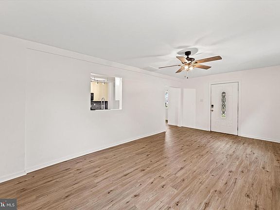 4th image of 3961 School St
