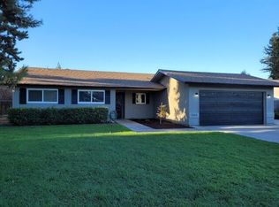 3843 W Coppola Ave, Visalia, CA 93277