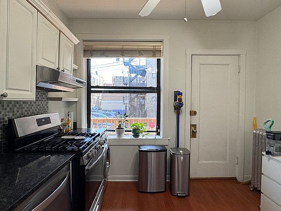 5th image of 749 W Wellington Ave APT 1