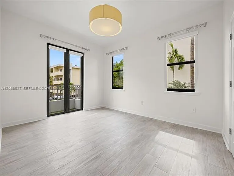 5864 SW 74th Ter — Photo 16