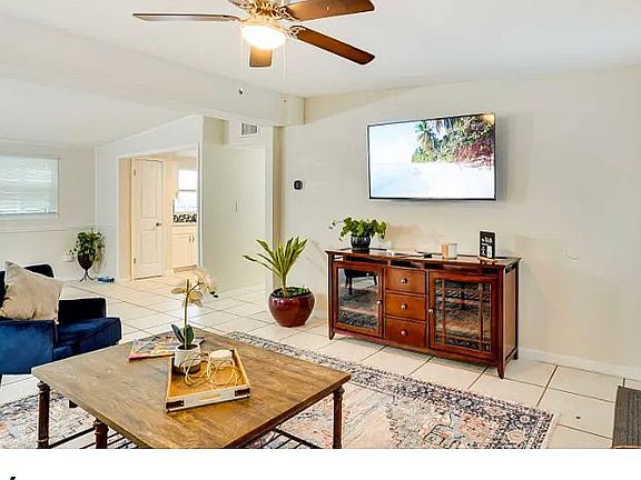 4th image of 3003 Pinedale Ave