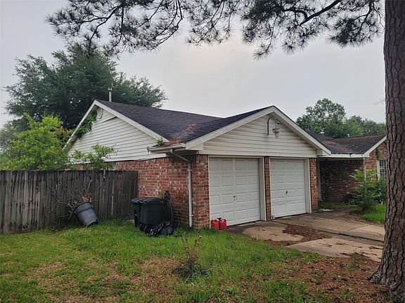 3rd image of 13827 Lantern Ln