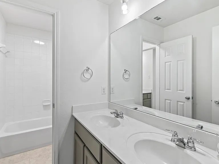 4424 Overbrook Dr — Photo 28