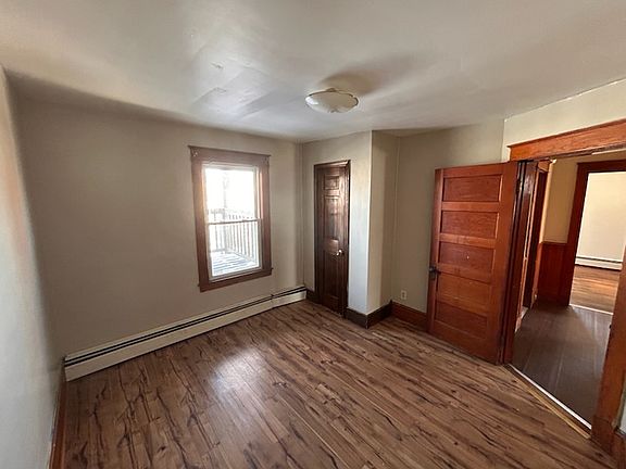 5th image of 138 Benton Ave #2