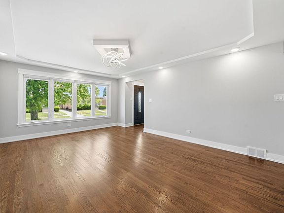 5th image of 530 Bensley Ave