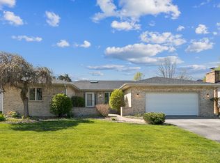 206 Milburn Ave, Crete, IL 60417