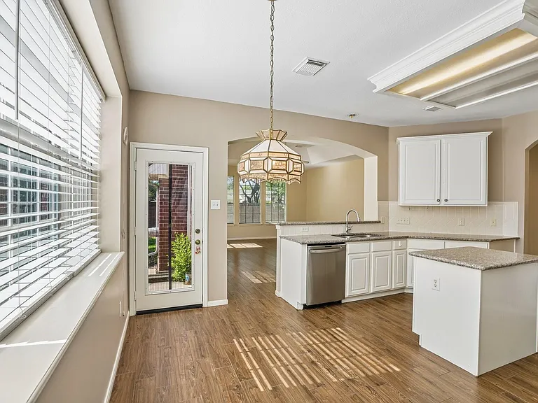 15415 Truslow Point Ln — Photo 7