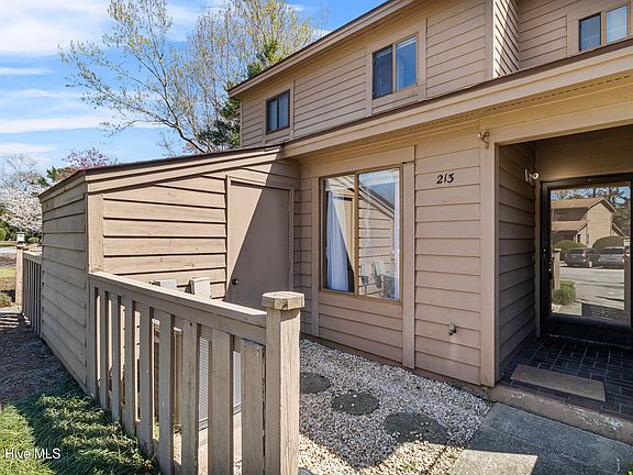3rd image of 213 Saint Luke Court