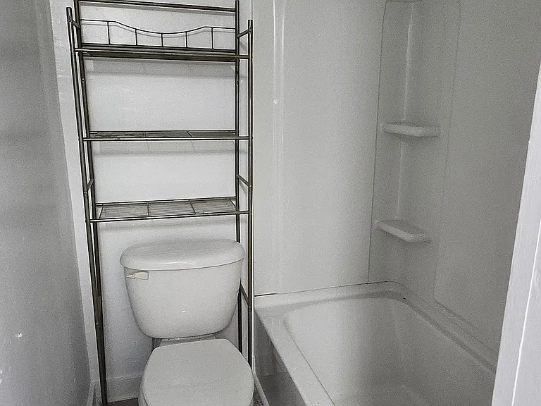 42 Wainscott Ave #3 — Photo 8
