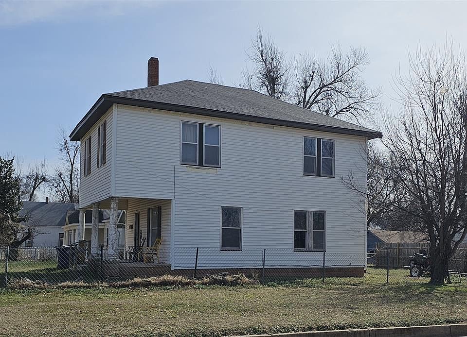 2nd image of 403 E Vilas Ave