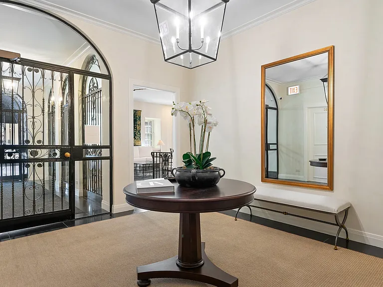 70 E Scott St #308 — Photo 4