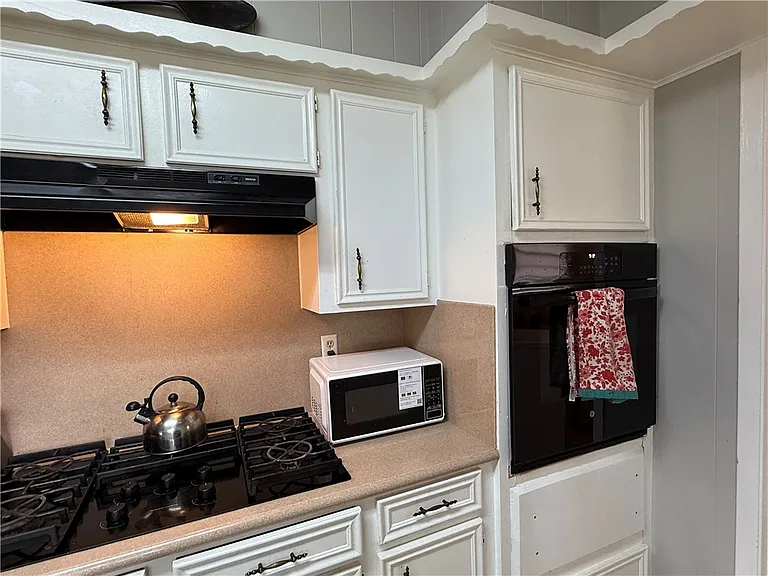 1213 S Ridgefield Cir — Photo 11