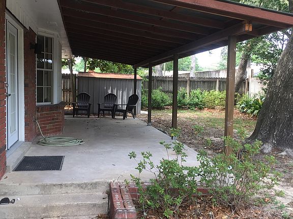 3rd image of 812 Linden Ave
