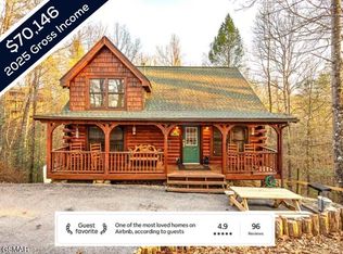 1637 Majestic Oak Way, Sevierville, TN 37876