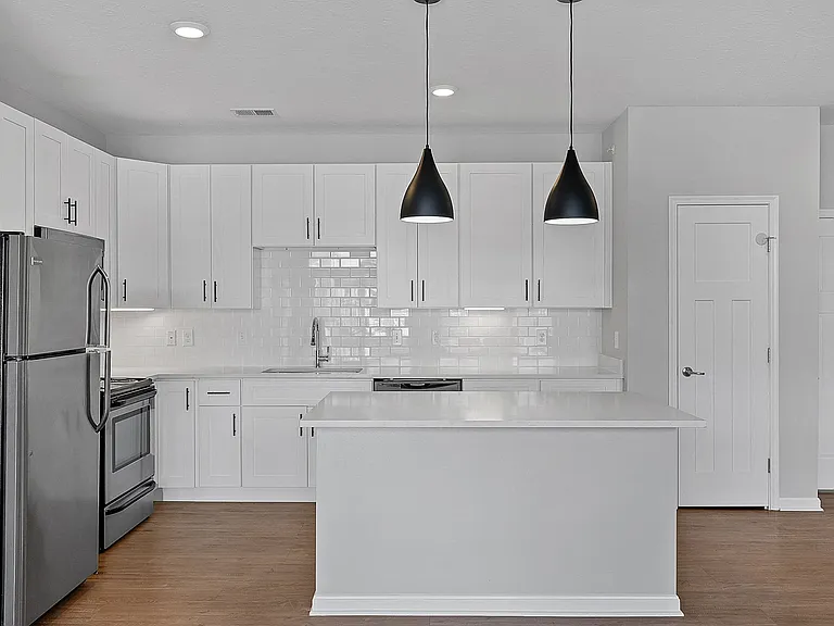 Monmouth Row Apartments — Photo 120