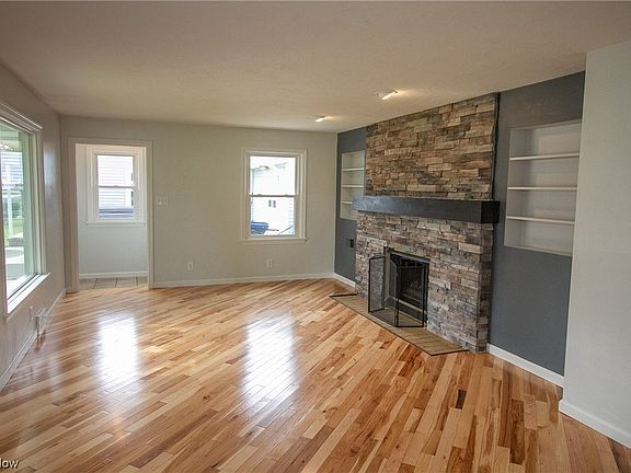 3rd image of 1040 Sunshine Ct