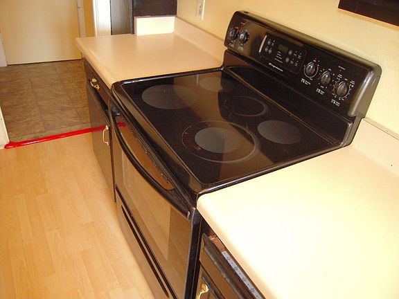 3rd image of 140 Linden Ave APT 654