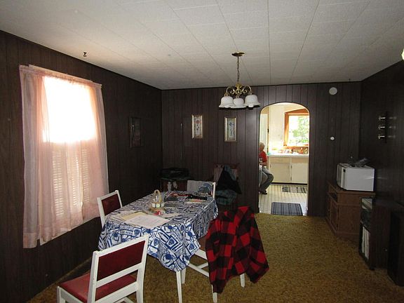 3rd image of 656 S Lake St