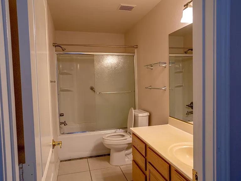 2nd floor bathroom