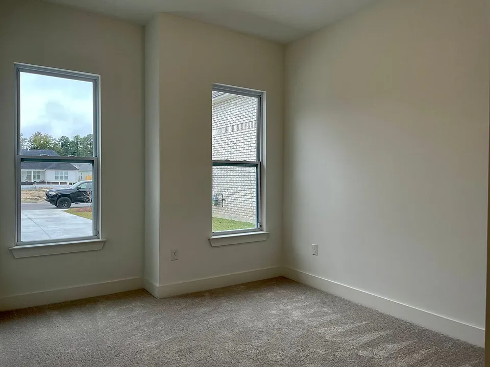 25279 Burlington Dr