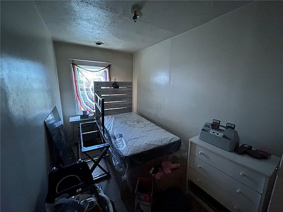 5th image of 71 Ontario St