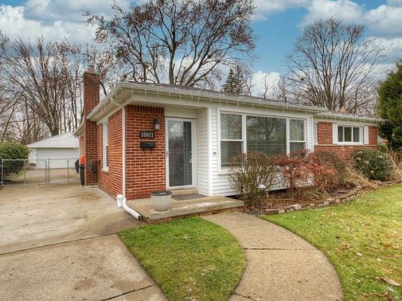 3rd image of 35611 Minton St