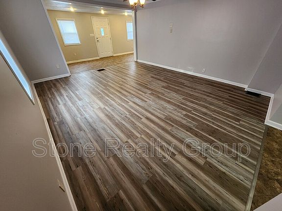2nd image of 2718 Putnam St