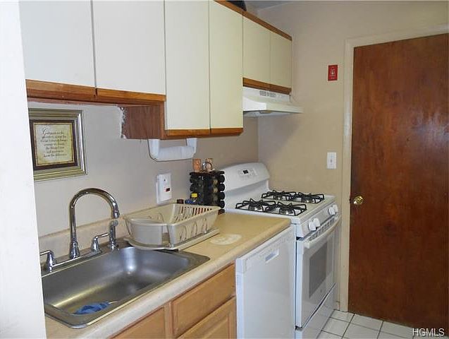 1st image of 380 Concord Ln