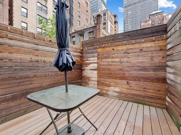 125 East 39th Street image 4 of 9