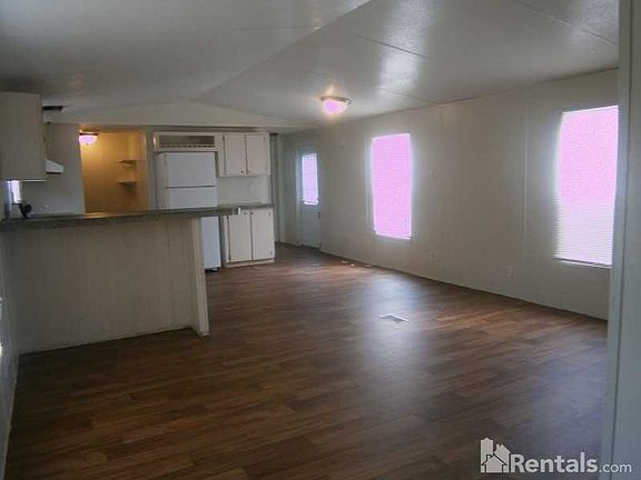 4th image of 1111 Hummingbird Dr
