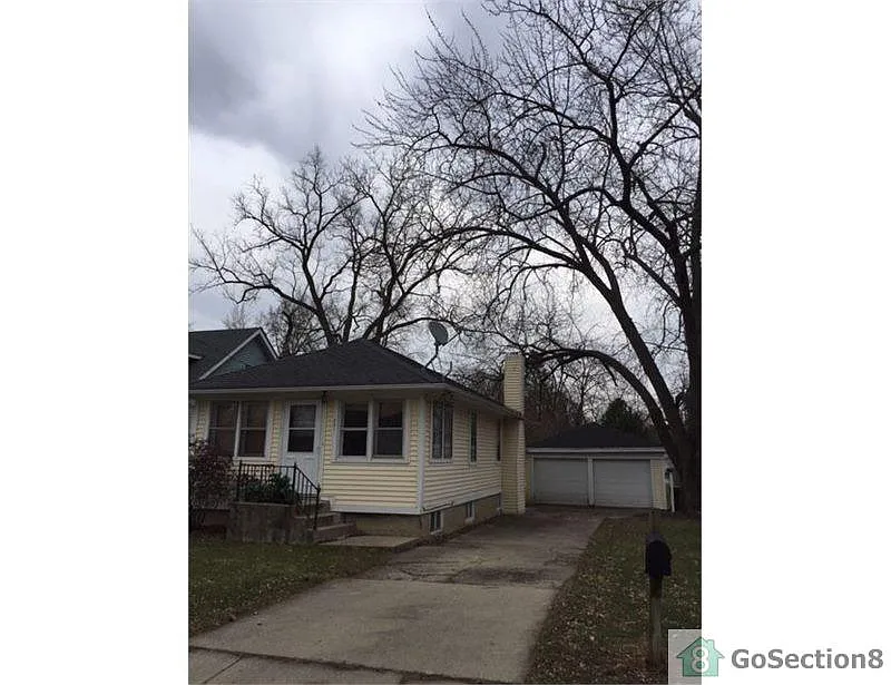 231 Triggs Ave photo 1
