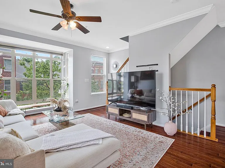 122 Lloyd St #211 — Photo 33