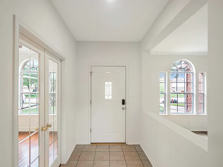 1622 Abbey Ln — Photo 7