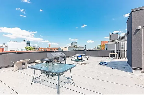 Rented by EXR | media 20