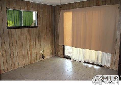 5th image of 2209 Terrace Dr