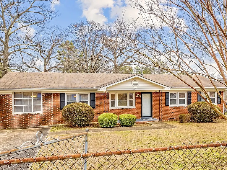 6132 Dandy Loop Rd — Photo 2