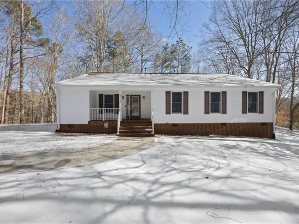 5715 Hickory Fork Rd, Gloucester, VA 23061