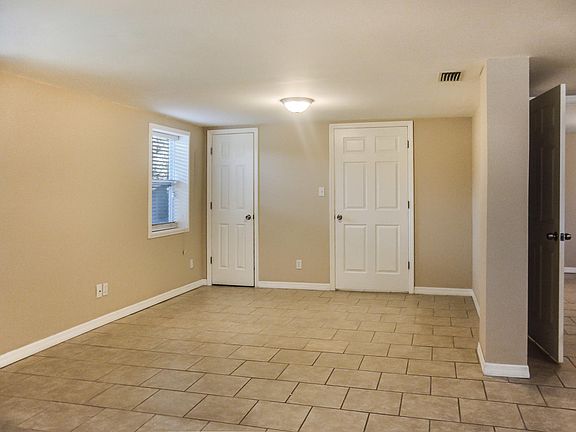 2nd image of 1024 W King St