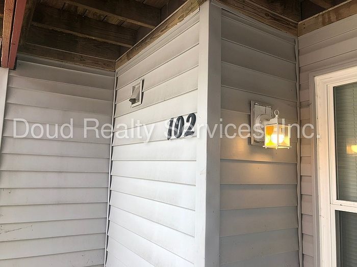 1st image of 3721 Turnpike Rd APT 102
