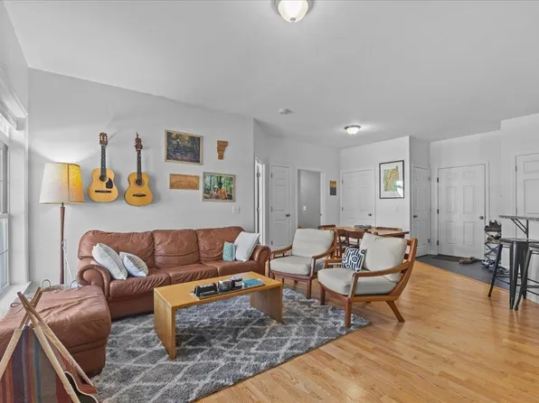19 Jakes Way, Williston, VT 05495