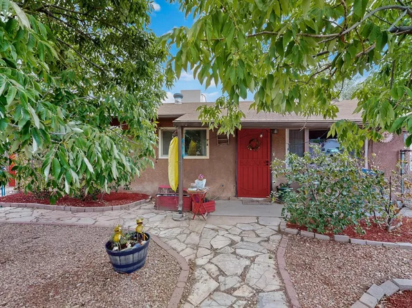 530 Coronado Dr, Bernalillo, NM 87004